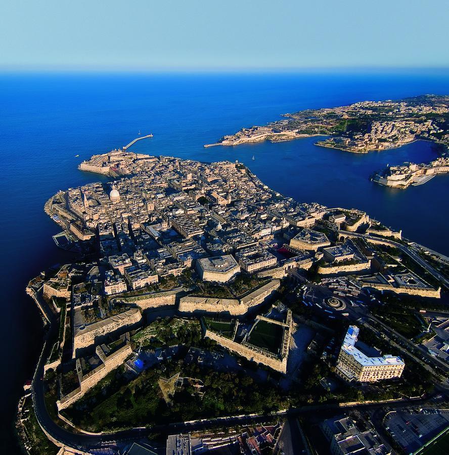Spinola Bay Top Floor Seafront 3 Bedroom Apartment With Panoramic Sea Views - By Getawaysmalta San Ġiljan Extérieur photo